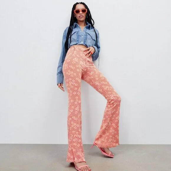 Zara | Pants & Jumpsuits | Zara Daisy Print Flare Stretch